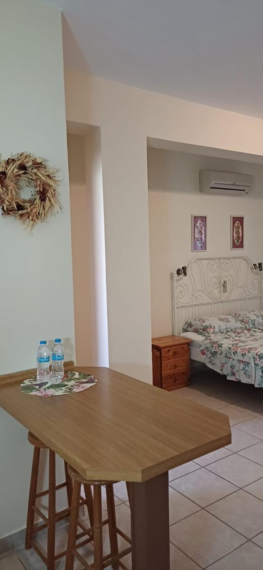 Flora Studios Corfu - Adults Only Benitses  Ngoại thất bức ảnh