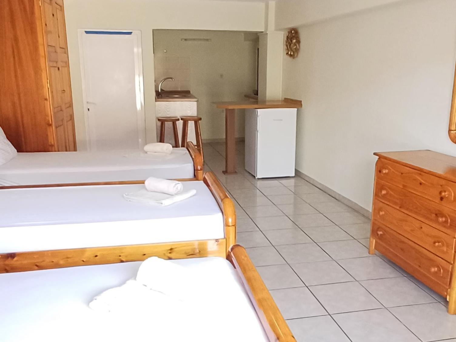 Flora Studios Corfu - Adults Only Benitses  Phòng bức ảnh