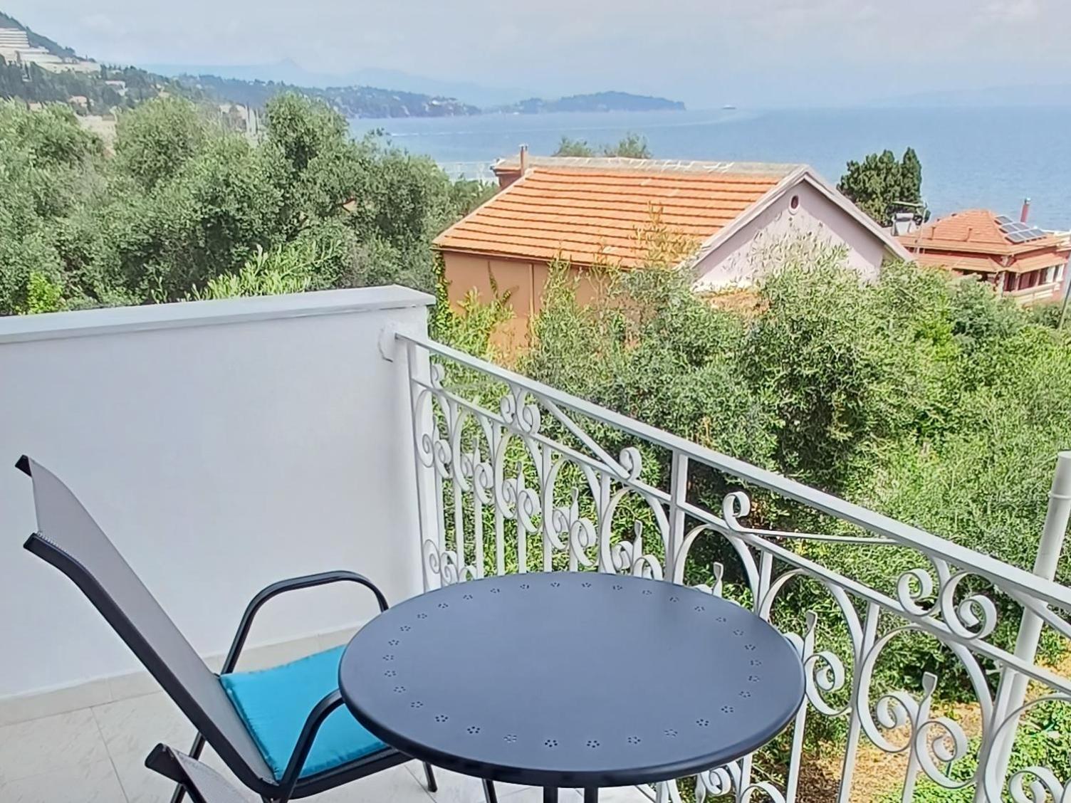 Flora Studios Corfu - Adults Only Benitses  Ngoại thất bức ảnh